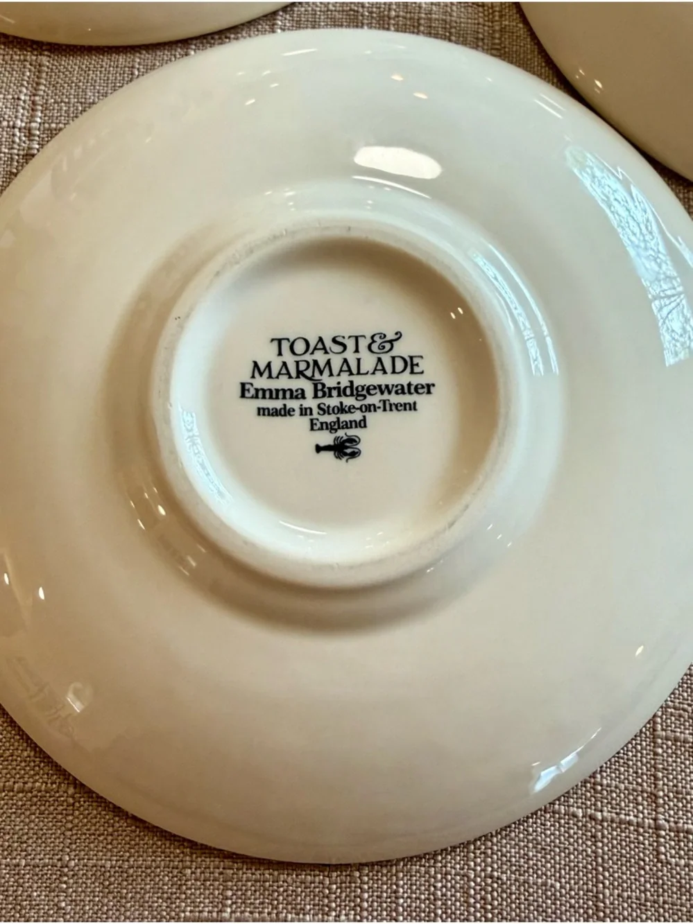 Emma Bridgewater Toast & Marmalade Love & Kisses coffee/tea saucers set of 3 - Picture 6 of 8